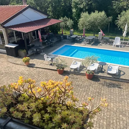 فندق مبيت وإفطار Sosi