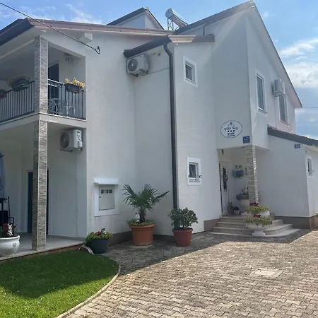 فندق مبيت وإفطار Sosi